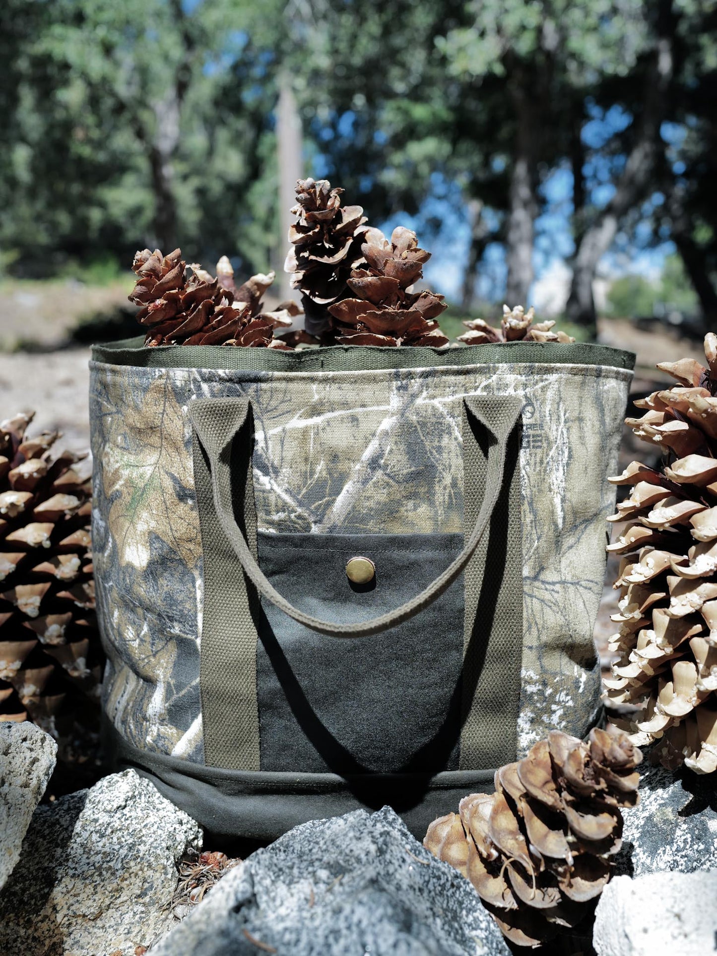 The Woodland tote in Realtree canvas with military blanket liner