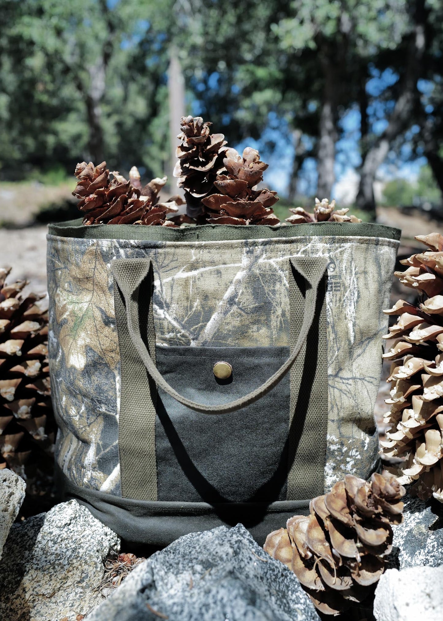 The Woodland tote in Realtree canvas with military blanket liner
