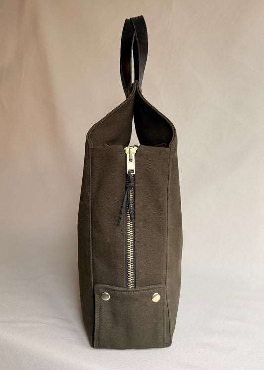 Newcomb in Double Duck Pine Canvas