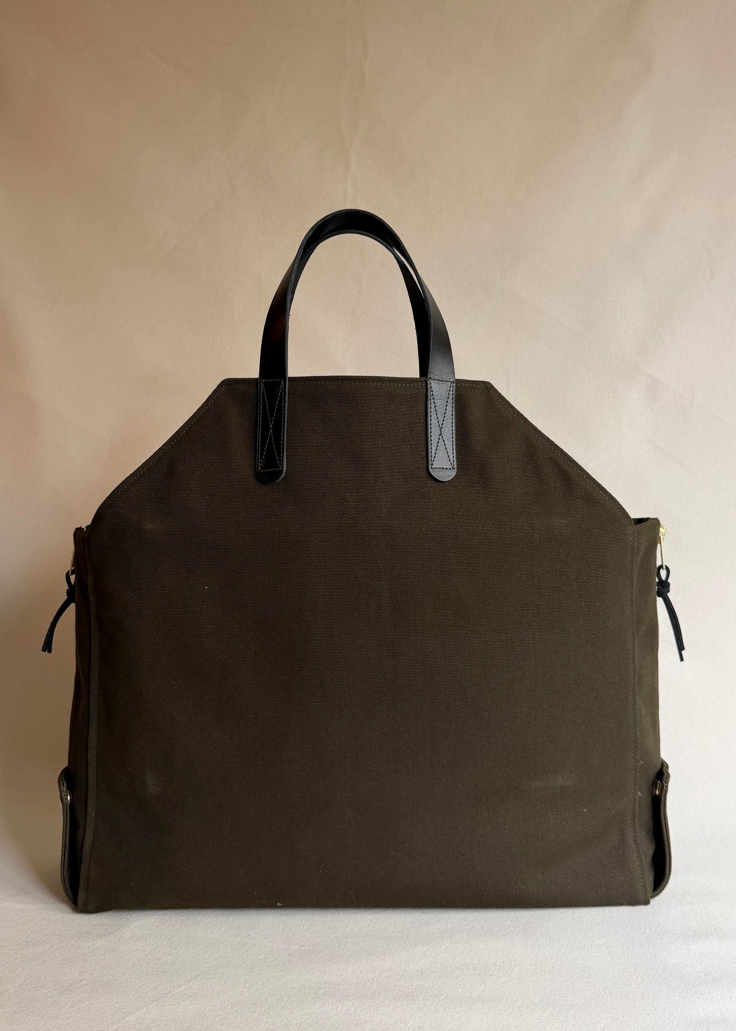 Newcomb in Double Duck Pine Canvas