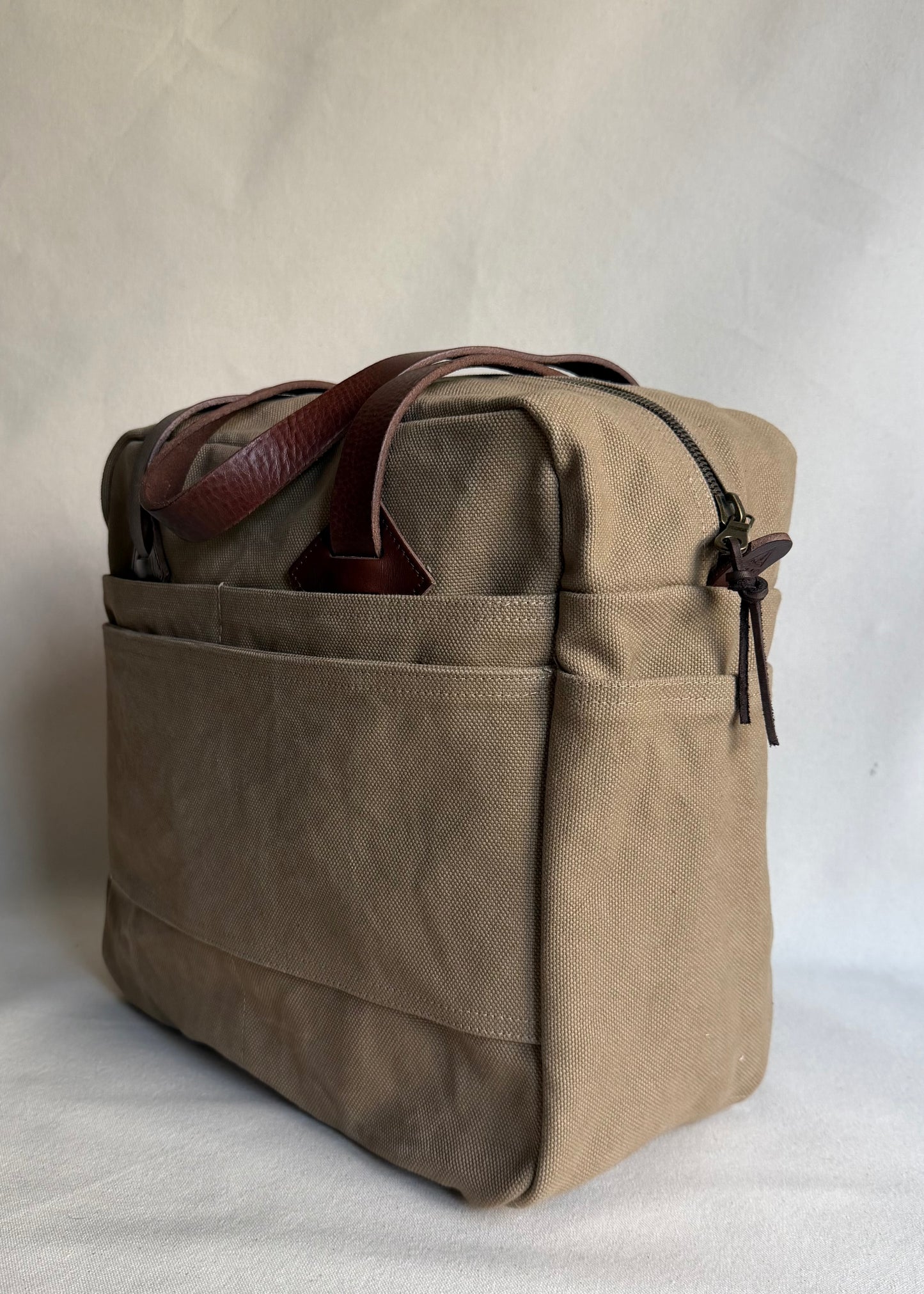 The Vasquez in Tan Canvas