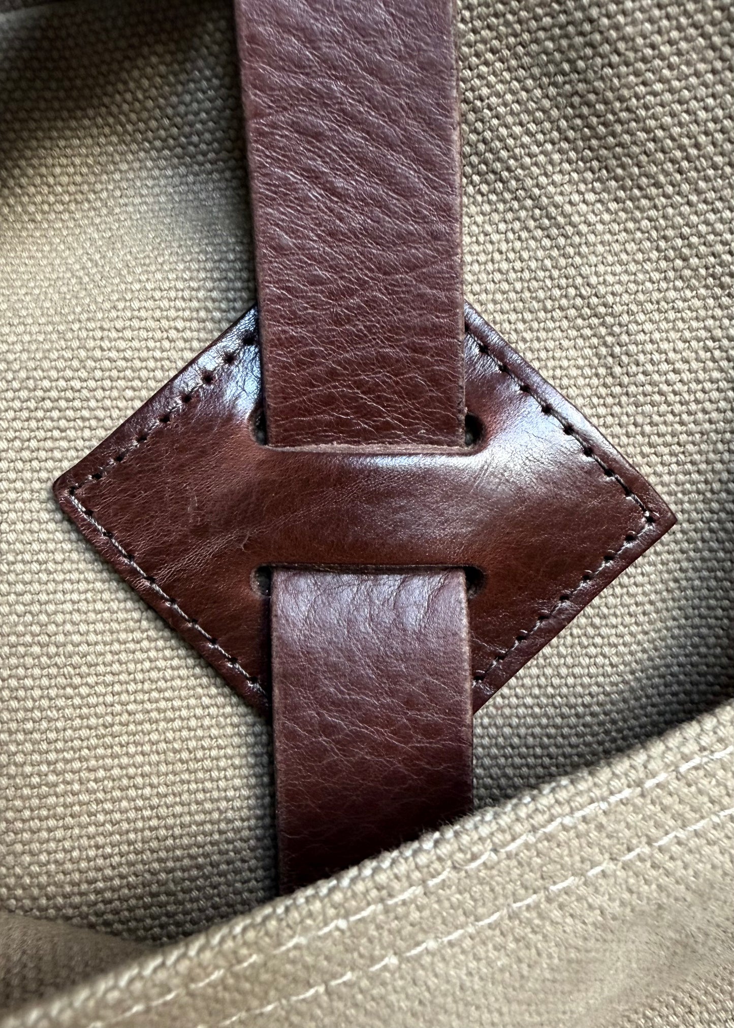 The Vasquez in Tan Canvas