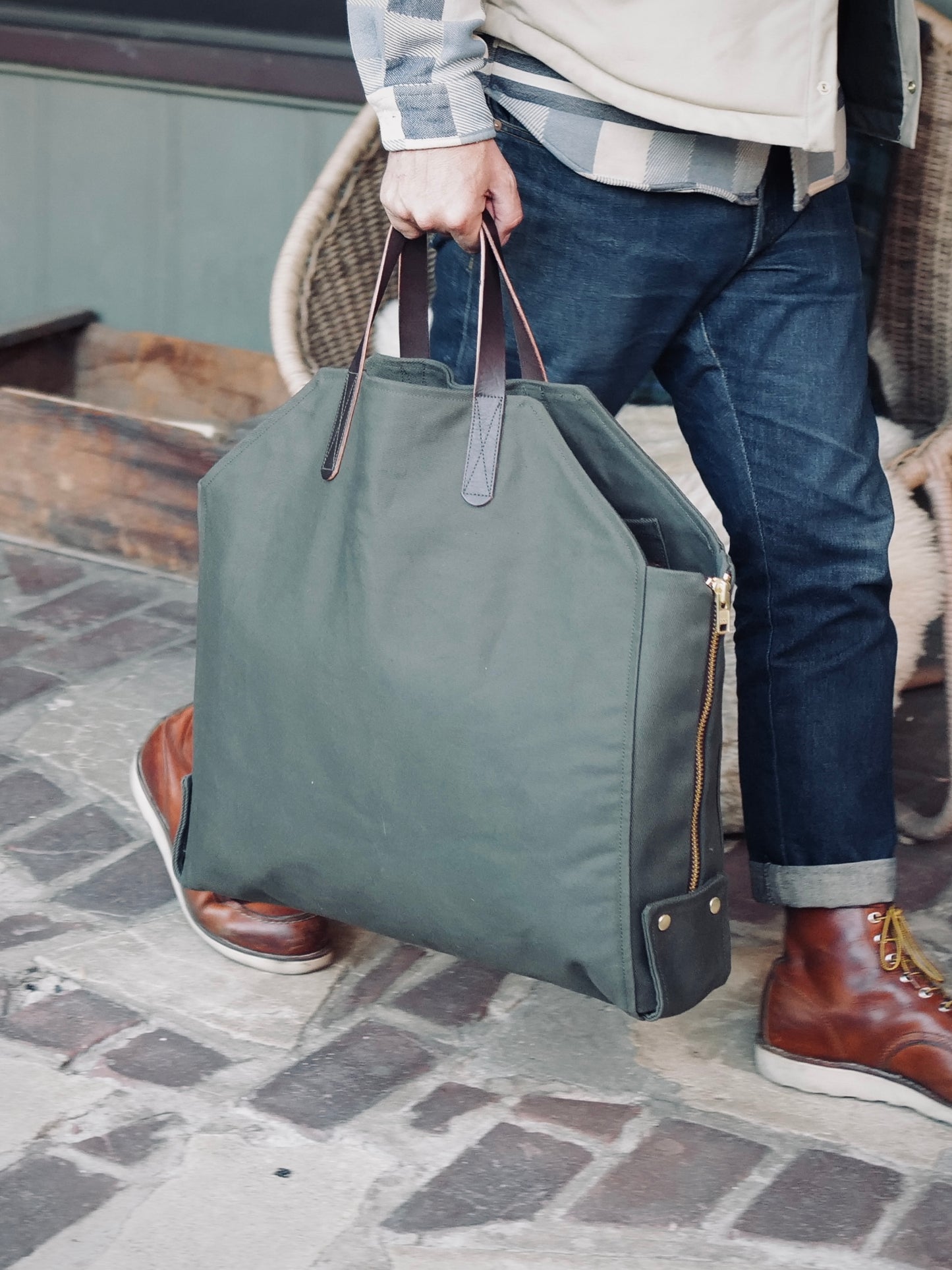 Newcomb log tote in pine twill canvas with leather handles